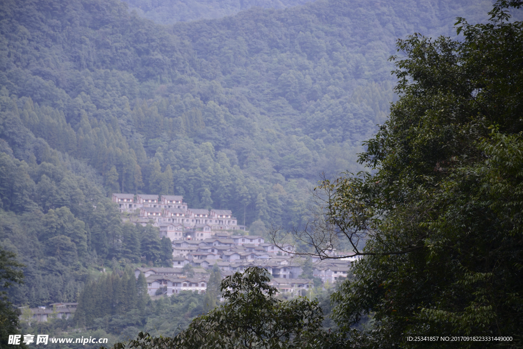 山村