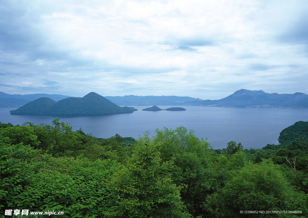 山水湖泊