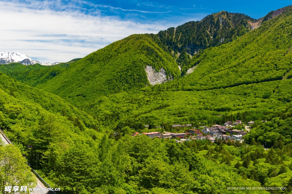 青山