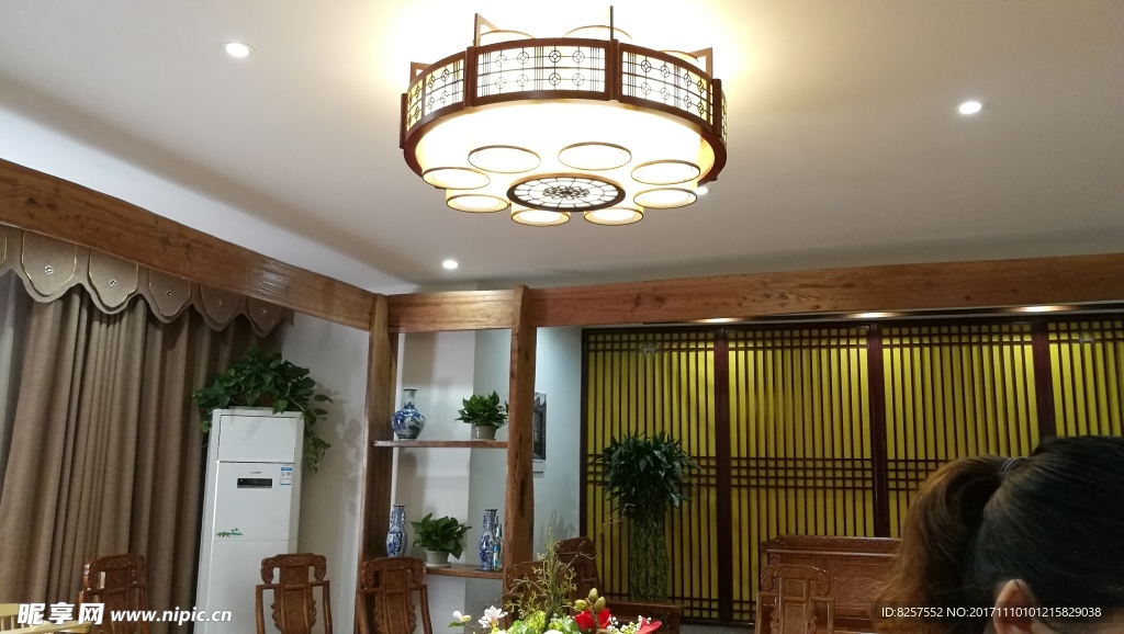 溫馨古典的酒店包廂