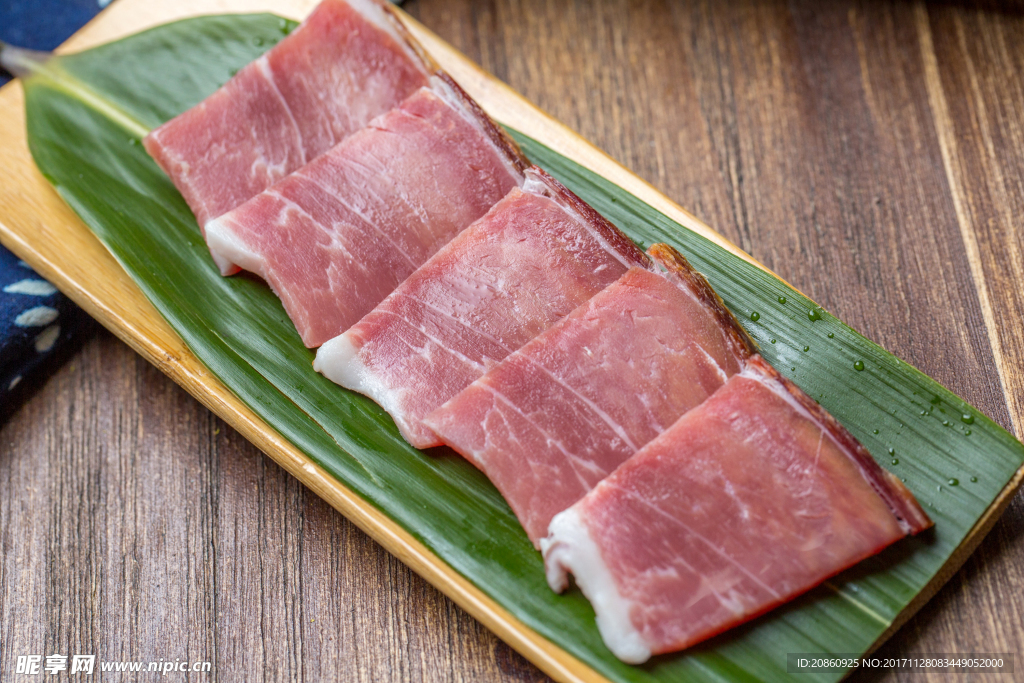 新鮮的肉片