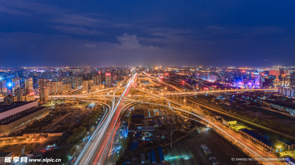 城市夜景鸟瞰全景交通道路图