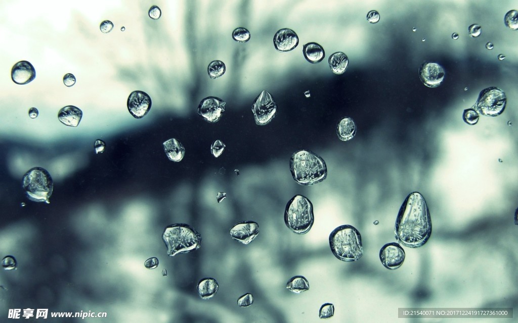 下雨天玻璃