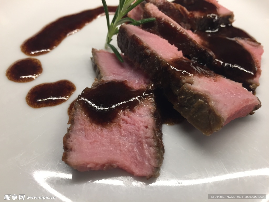 美味烤牛肉片圖片