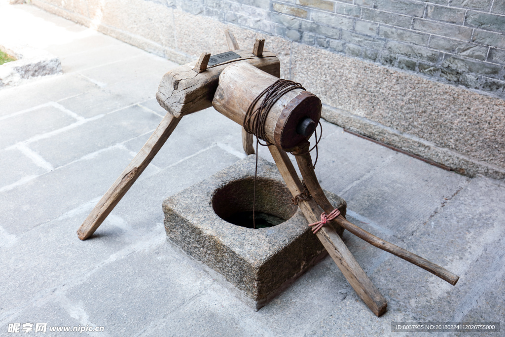 古代打井水工具