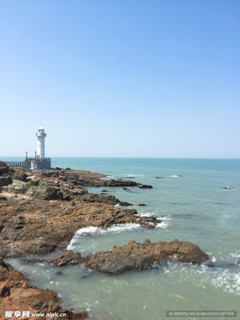 海邊白塔
