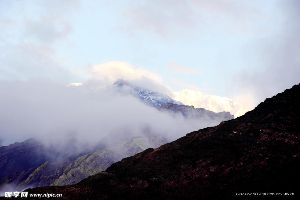 高山云霧美景