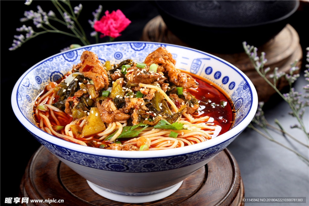 酸菜肉絲面