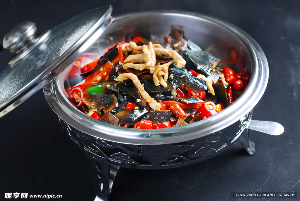 牛肉絲炒雞油菌