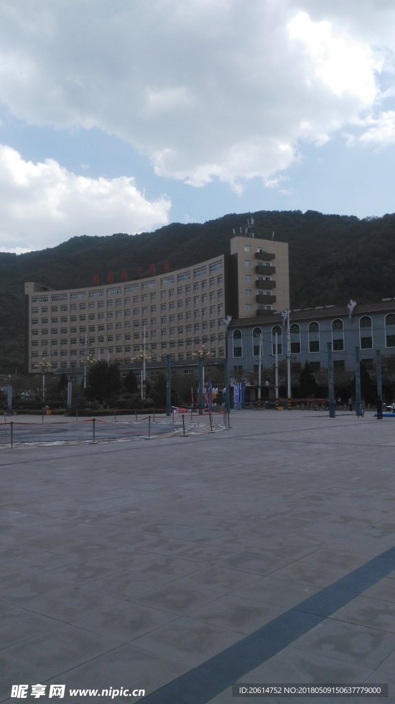 空蕩蕩的廣場