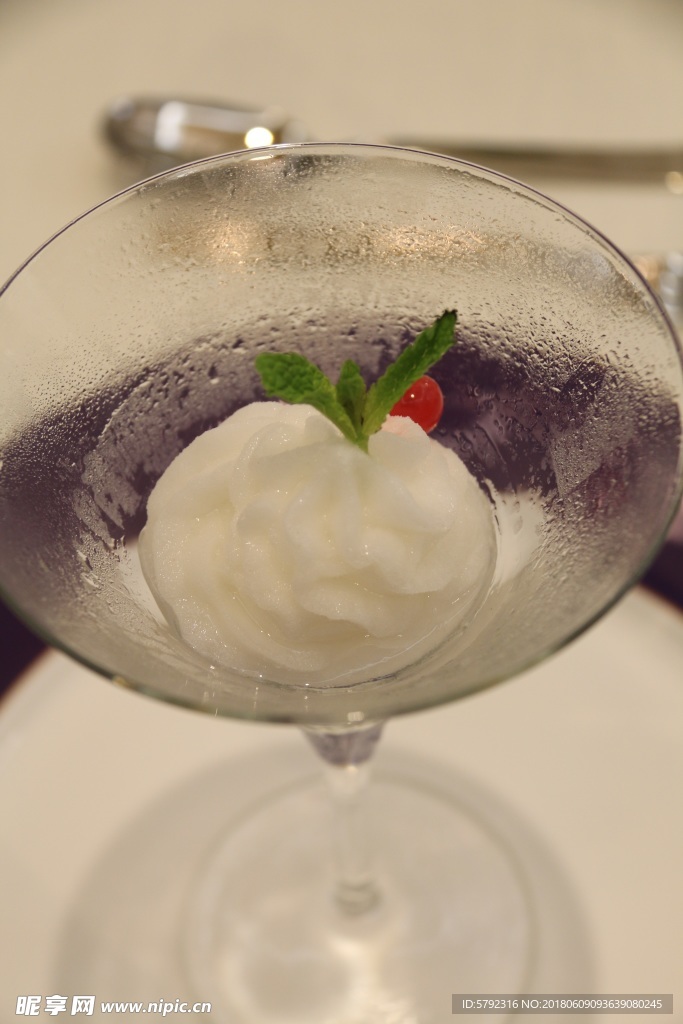 雞尾酒杯