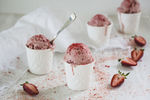 草莓冰激凌 冰激凌