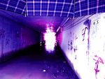 紫色地下通道