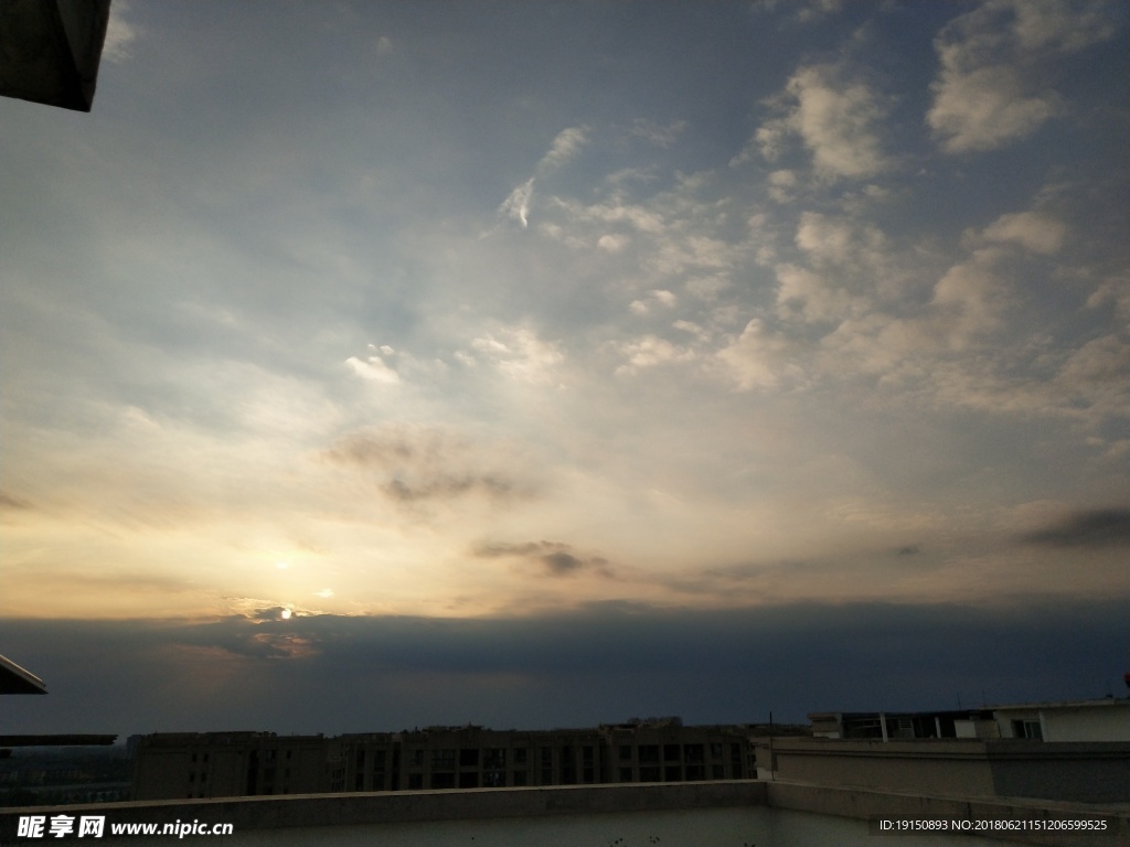 天空夕陽