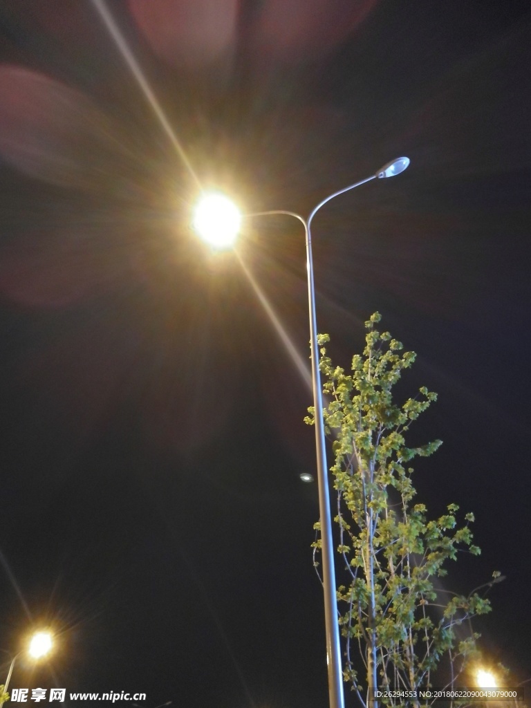 夜晚路燈
