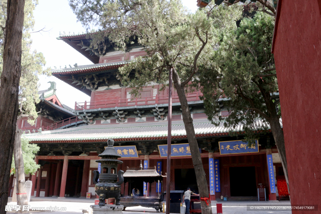隆興寺