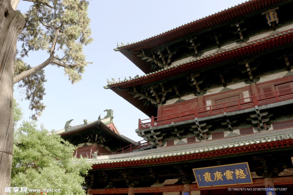 隆興寺