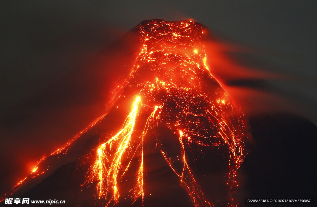 火山口喷发