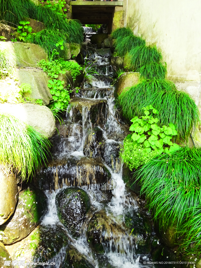 跌水