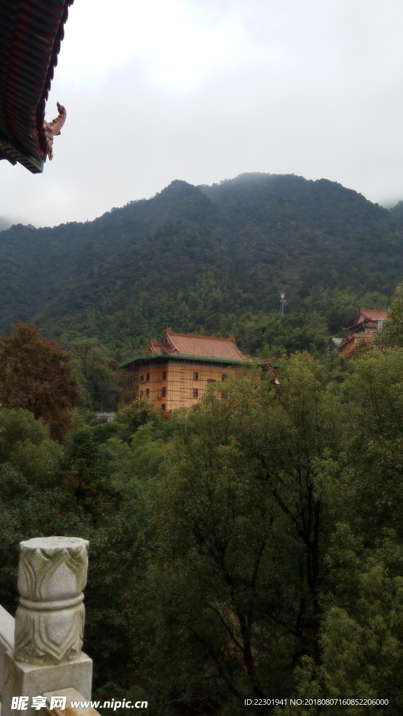 風景 河流 高山 綠山 亭子