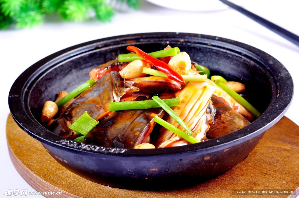 铁锅鱼头  美食 食品 烹饪