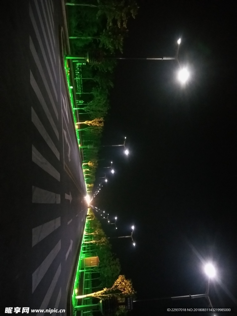 夜晚 馬路