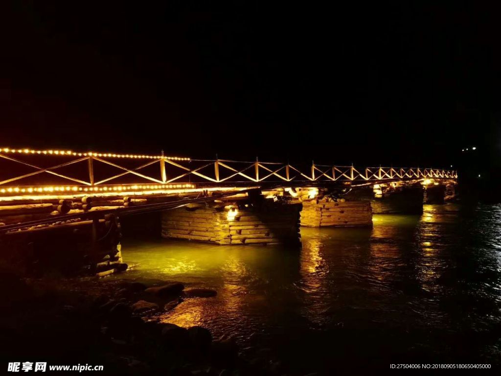 夜景湖面  夜景橋