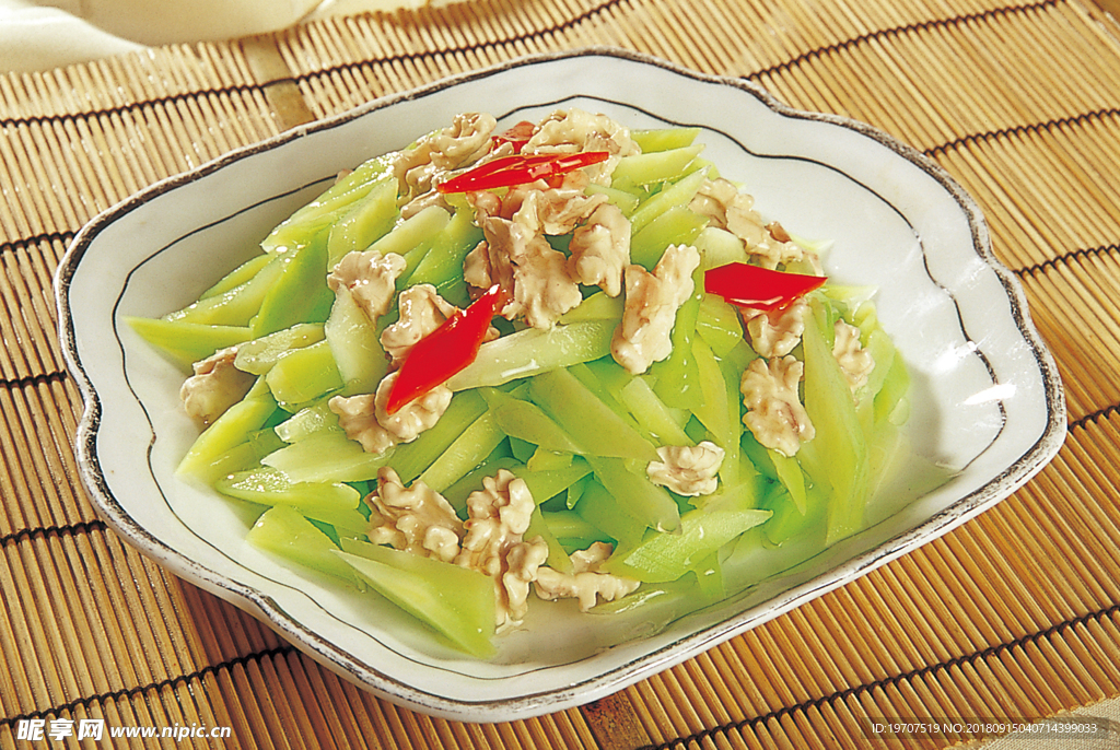桃仁西芹