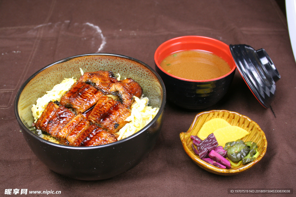 鰻魚蓋飯
