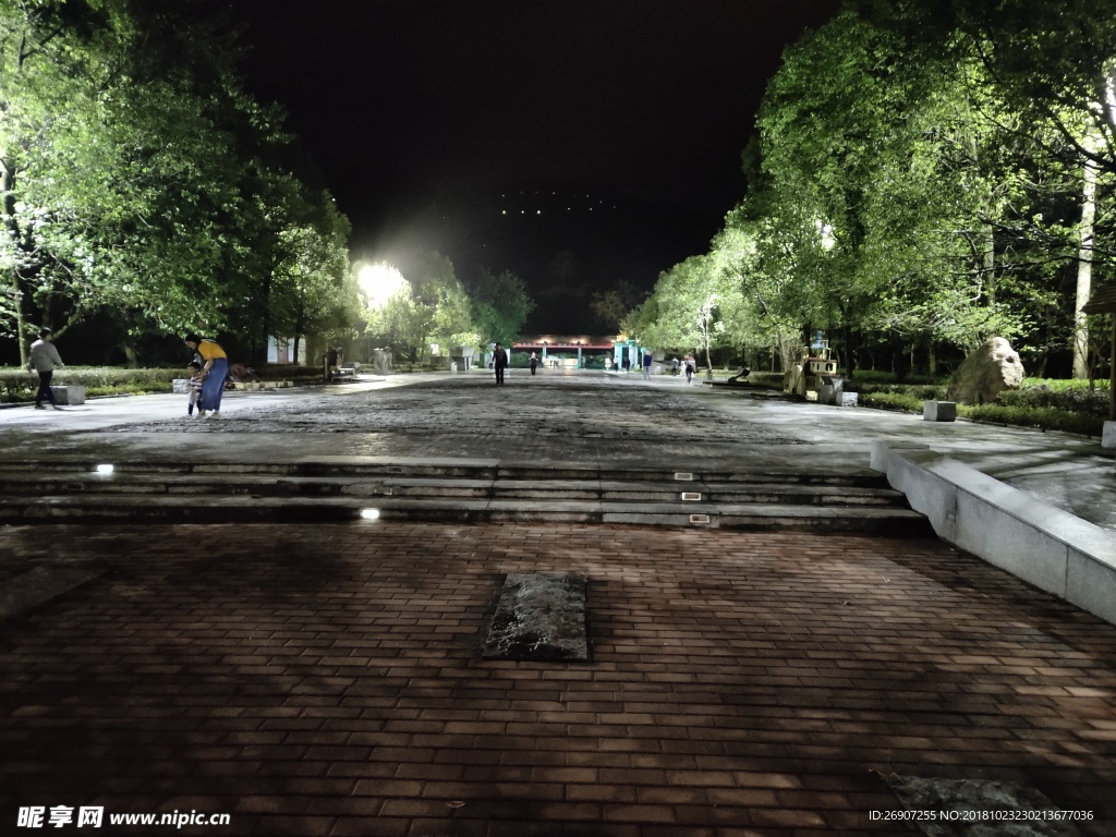 云浮南山公園夜色