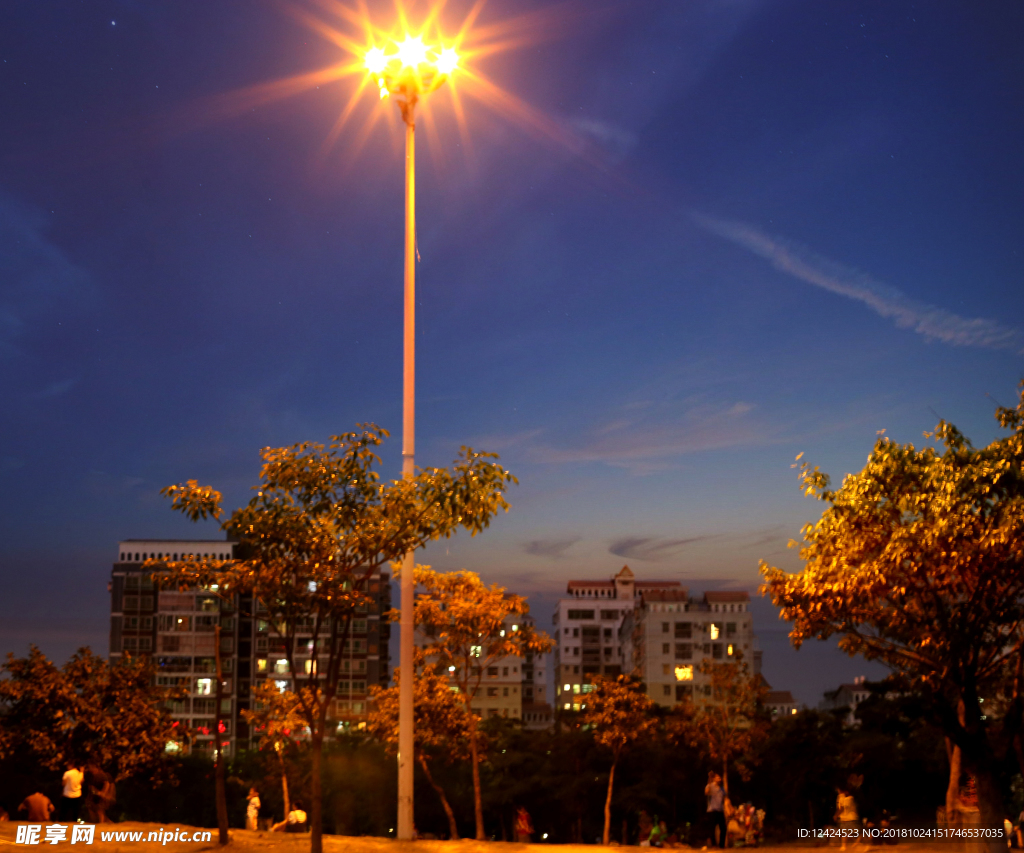 路灯夜景