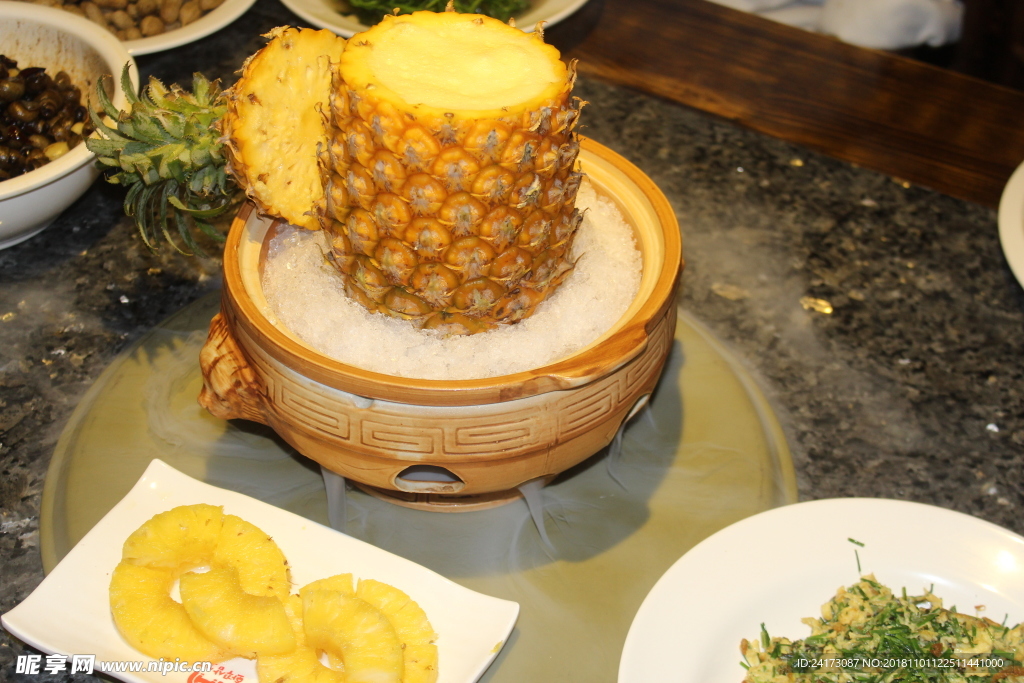 大桶菠蘿酒