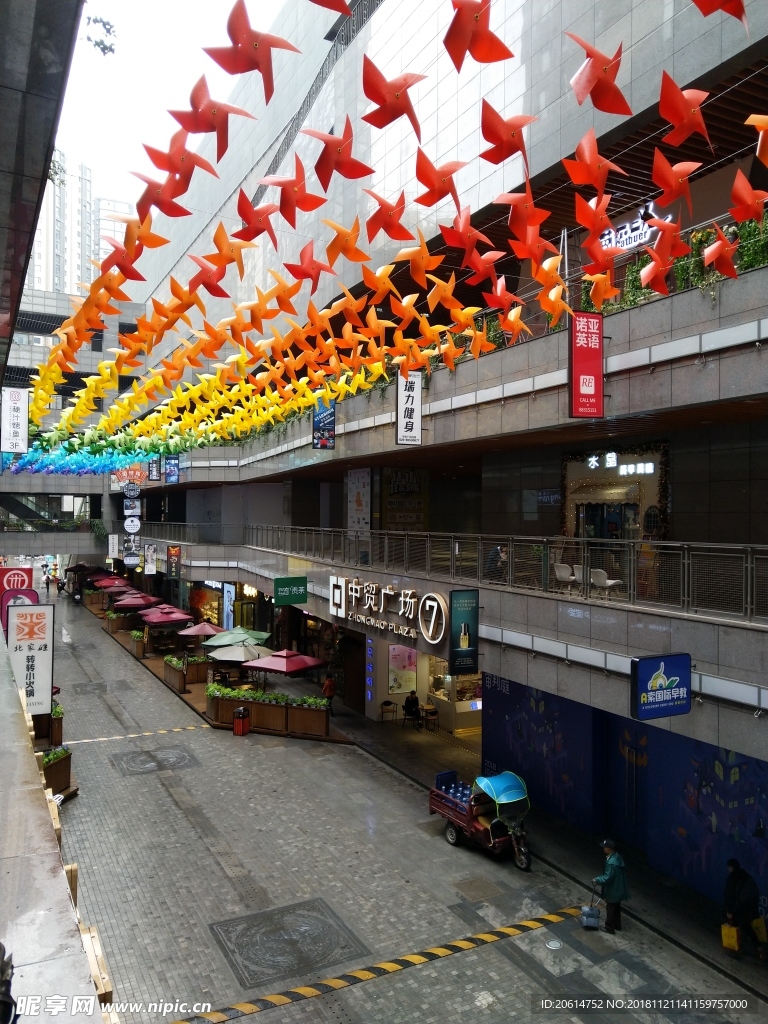 美麗的商場(chǎng)風(fēng)景