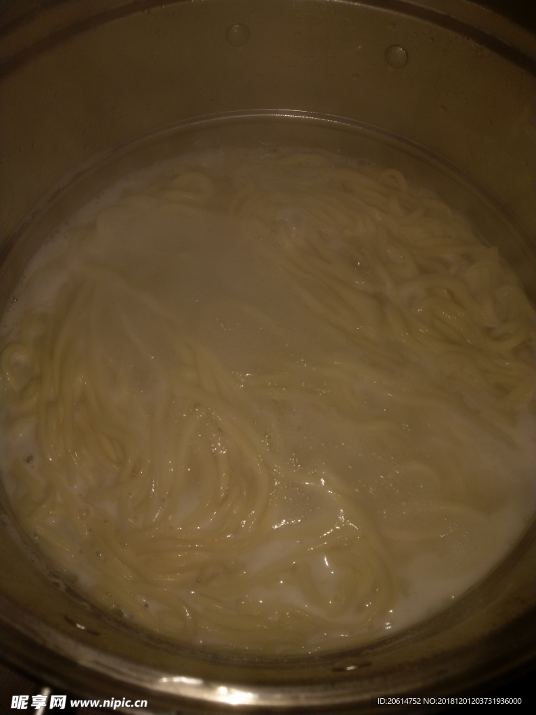 鍋里的面食