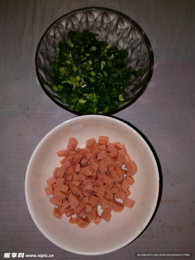 碗里的佐料