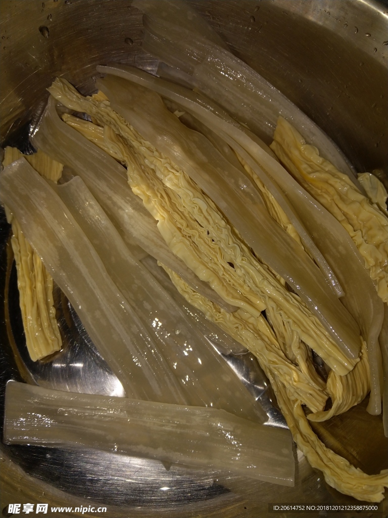 碗里的腐竹
