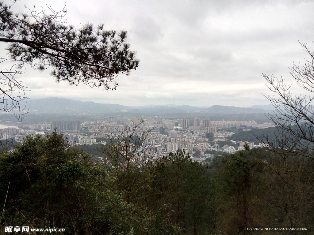 水坑景區卓峰山 看縣城