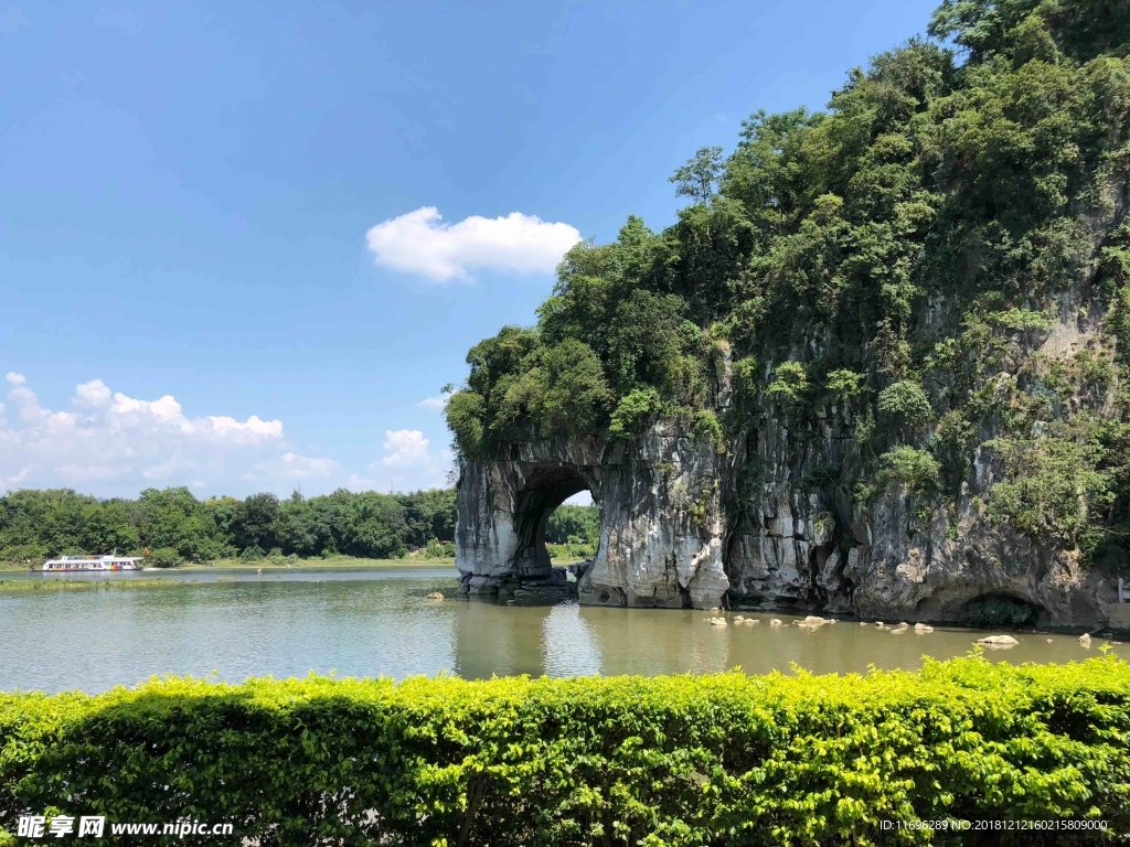 湖泊山脈