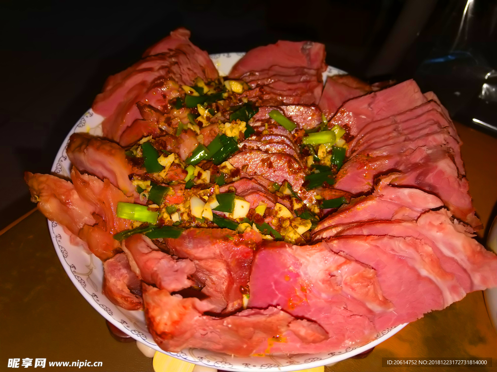 盤(pán)子里的牛肉