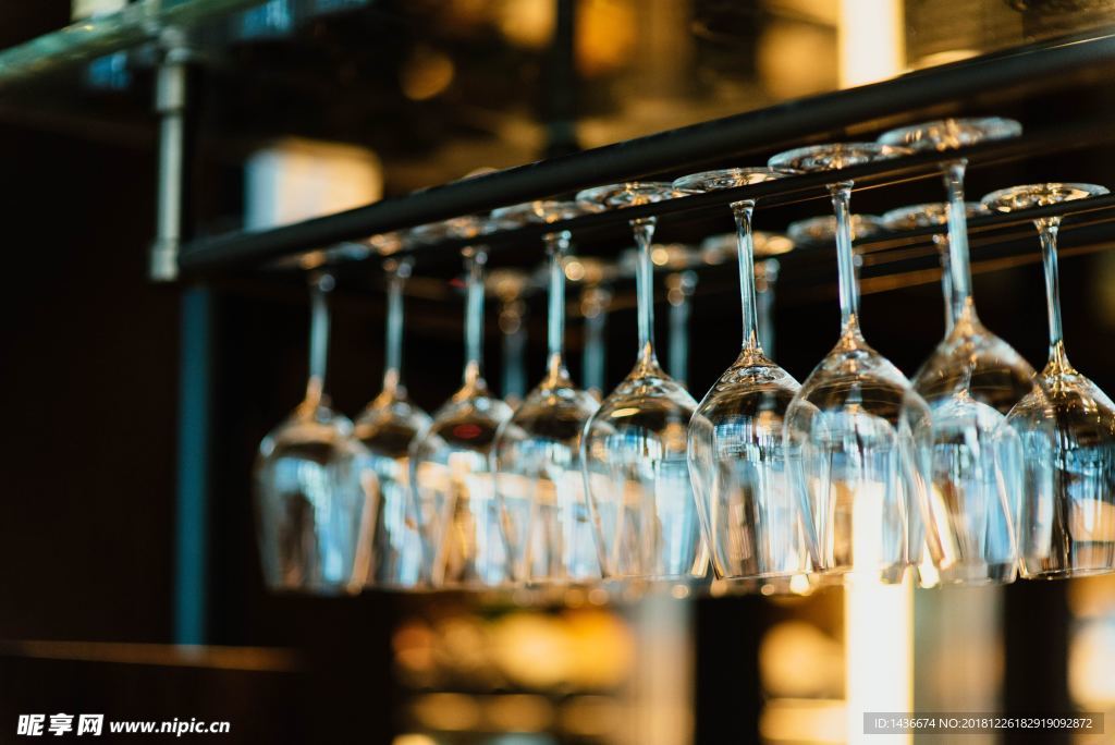 酒吧高腳杯