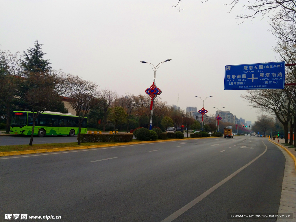 城市道路風(fēng)景