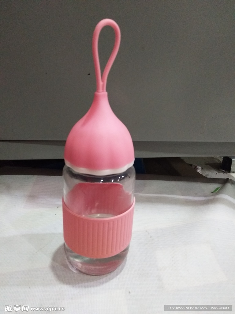 卡通杯子