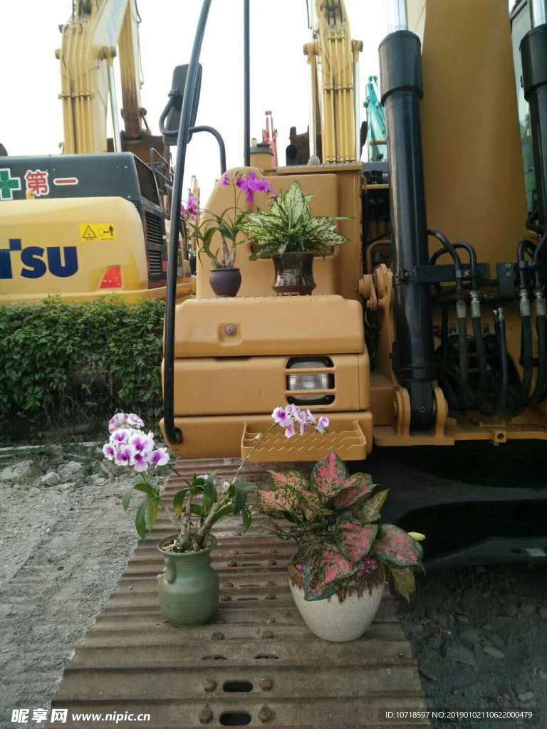 挖機