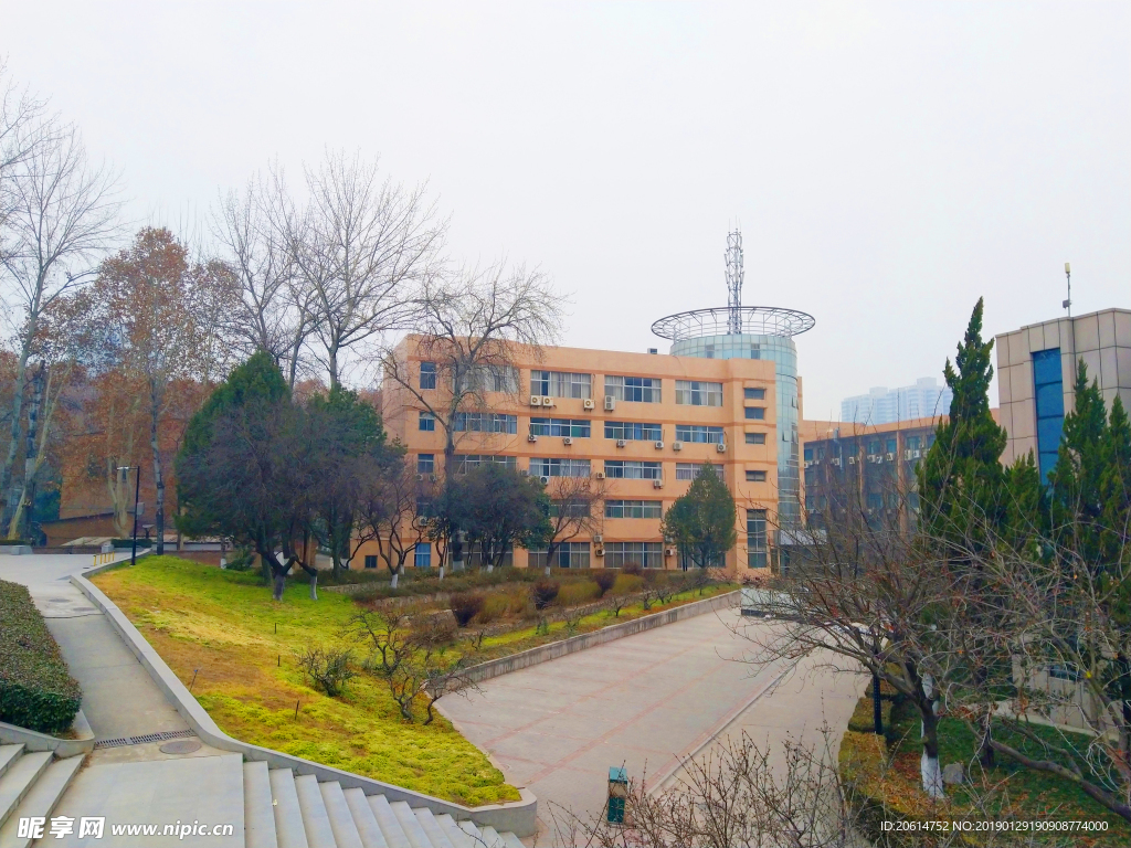 美麗的大學(xué)校園