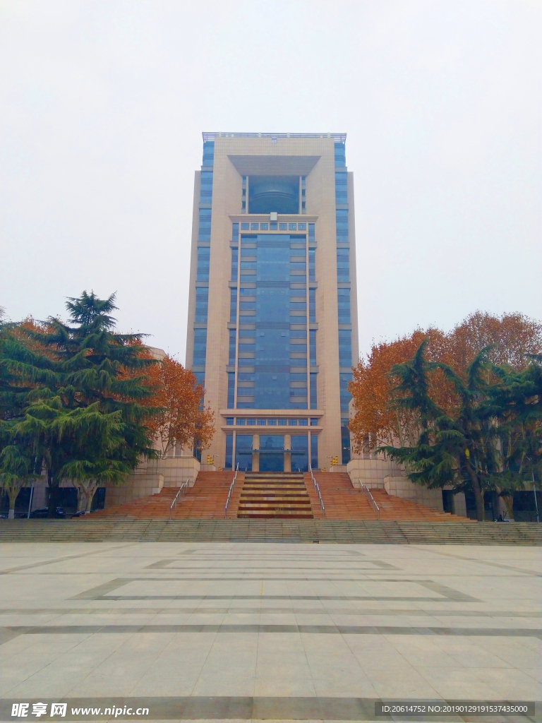 西安交通大學校園廣場