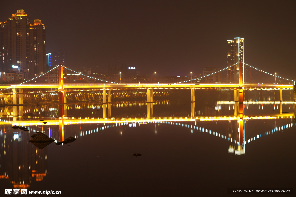 福建安溪城区铁索桥2019夜景