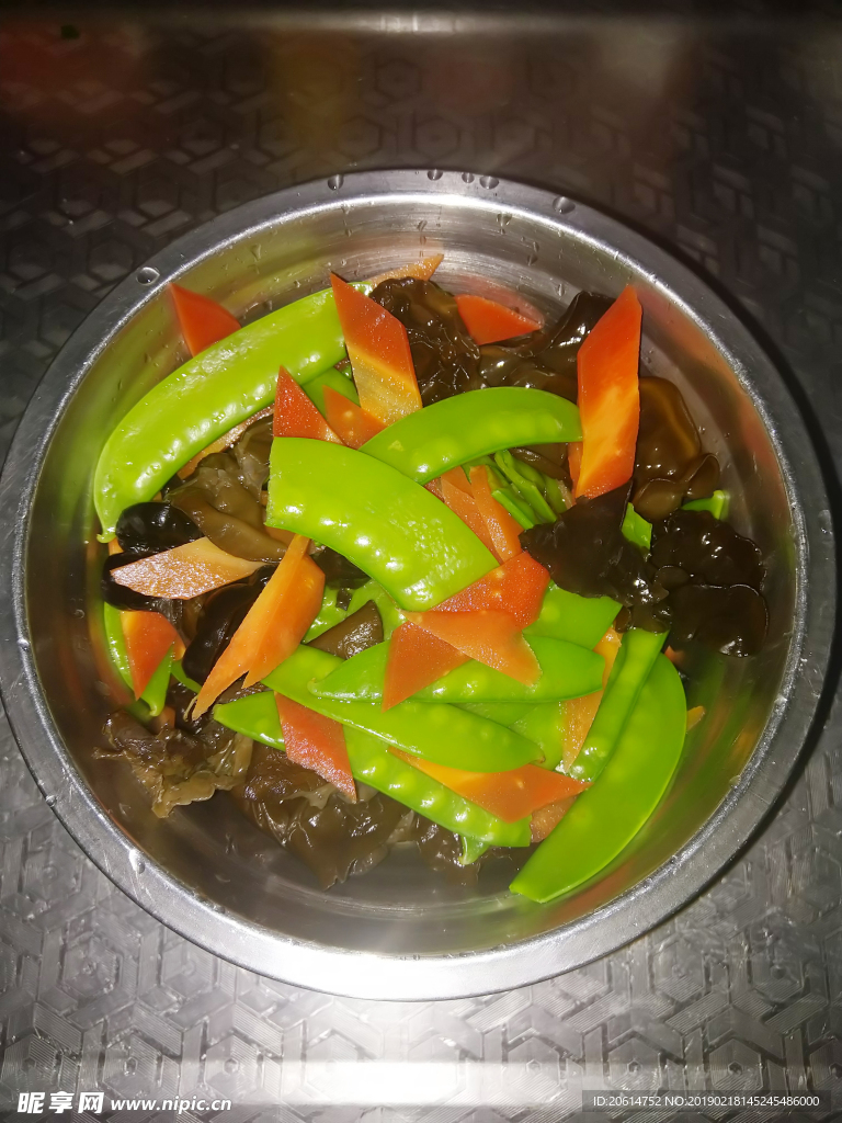 豆角伴木耳