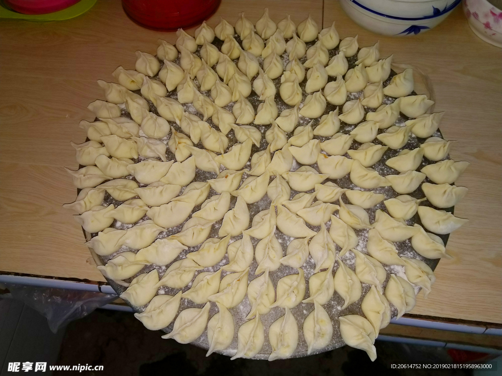 盤子上的餃子