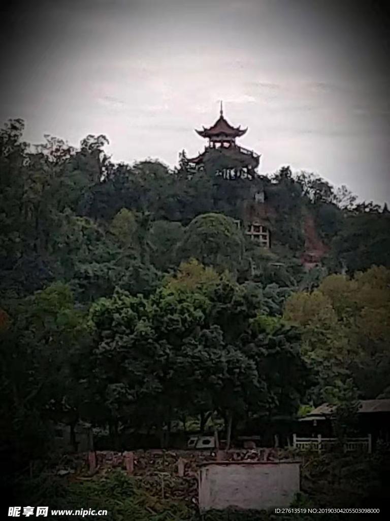 山上的小亭子圖片
