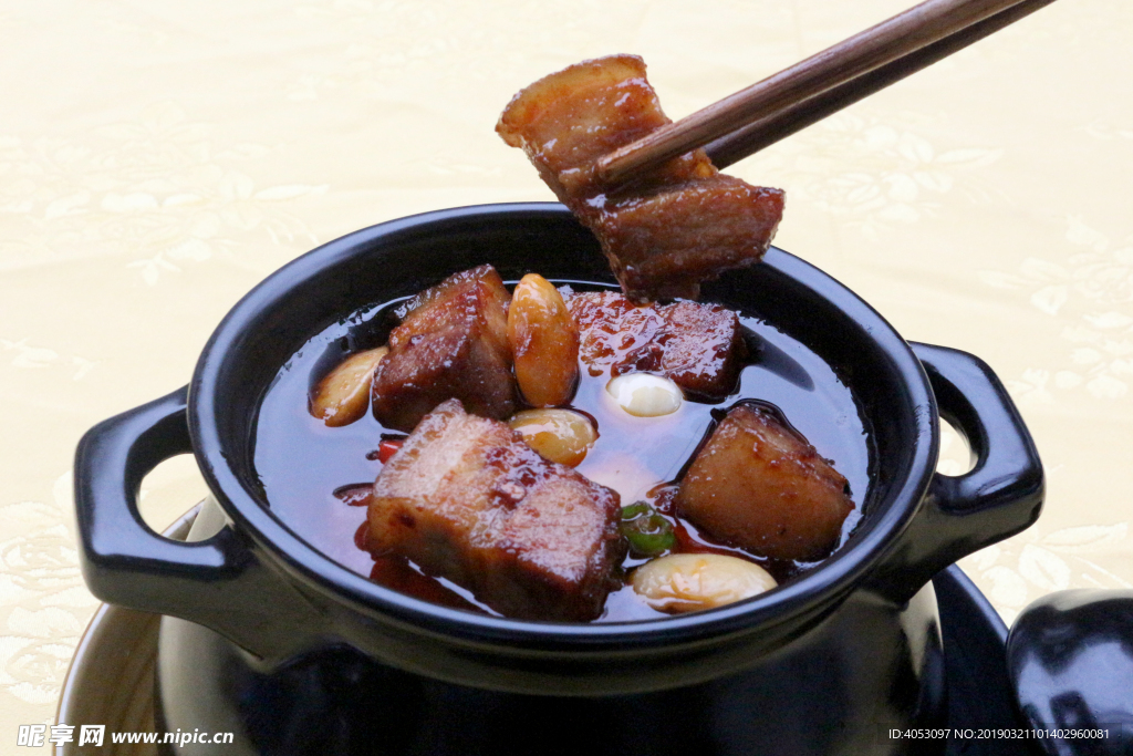 坛坛肉 红烧肉  筷子 夹菜
